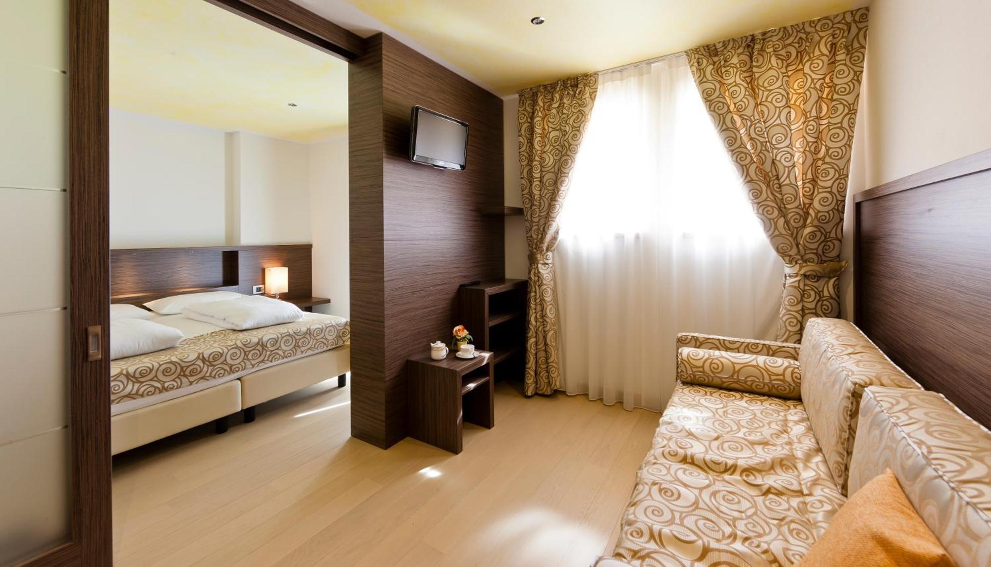 Family Hotel Serena Андало Экстерьер фото
