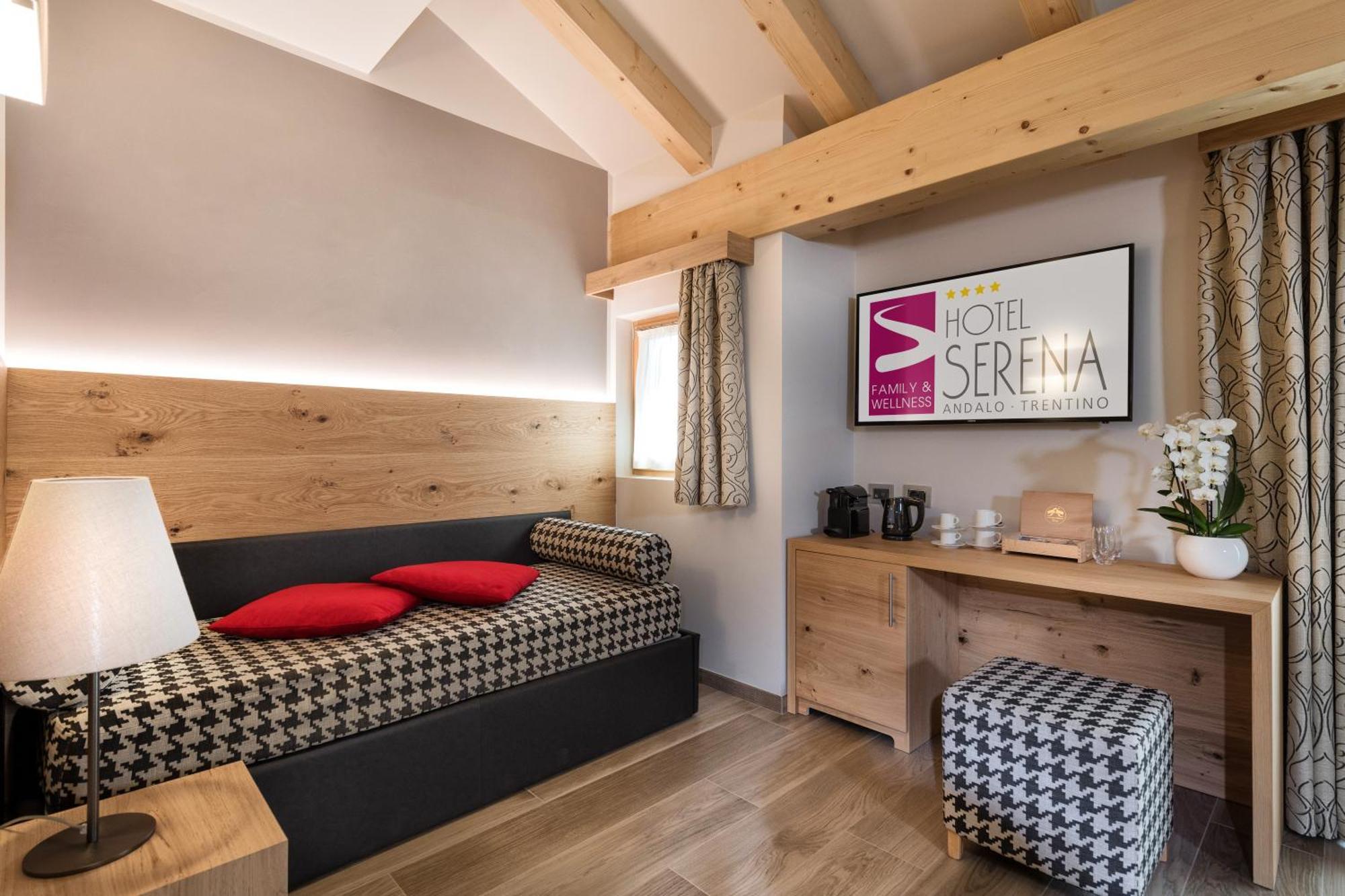 Family Hotel Serena Андало Экстерьер фото