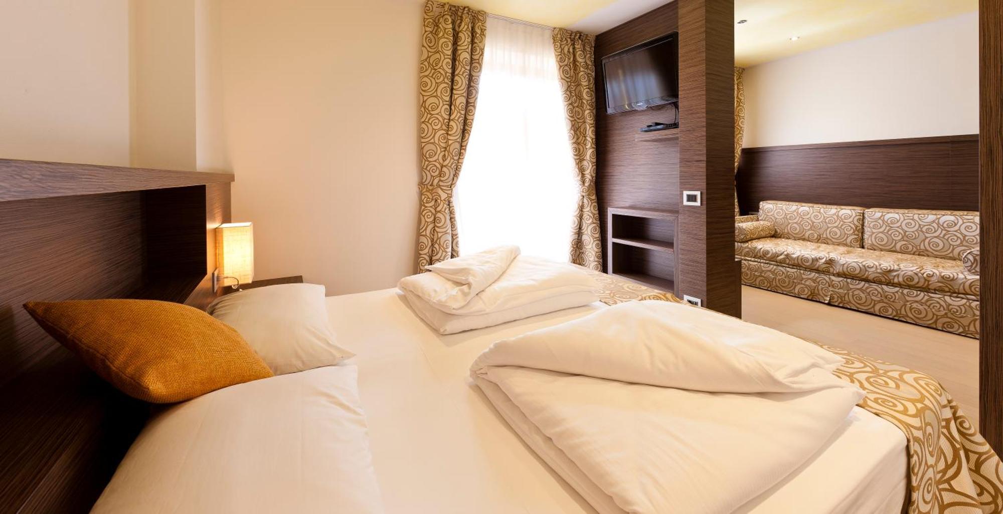 Family Hotel Serena Андало Экстерьер фото