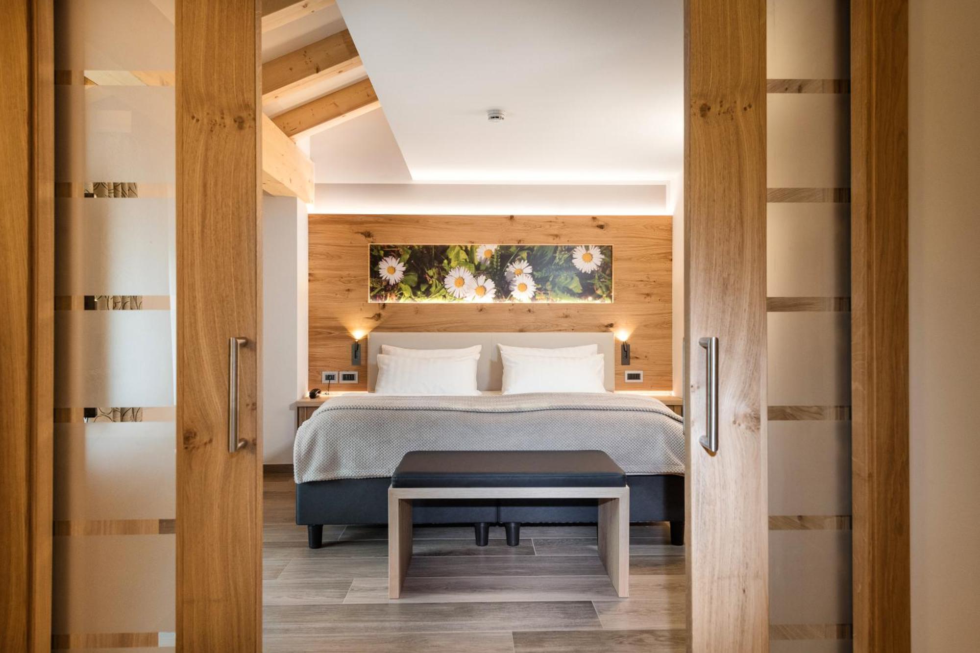 Family Hotel Serena Андало Экстерьер фото