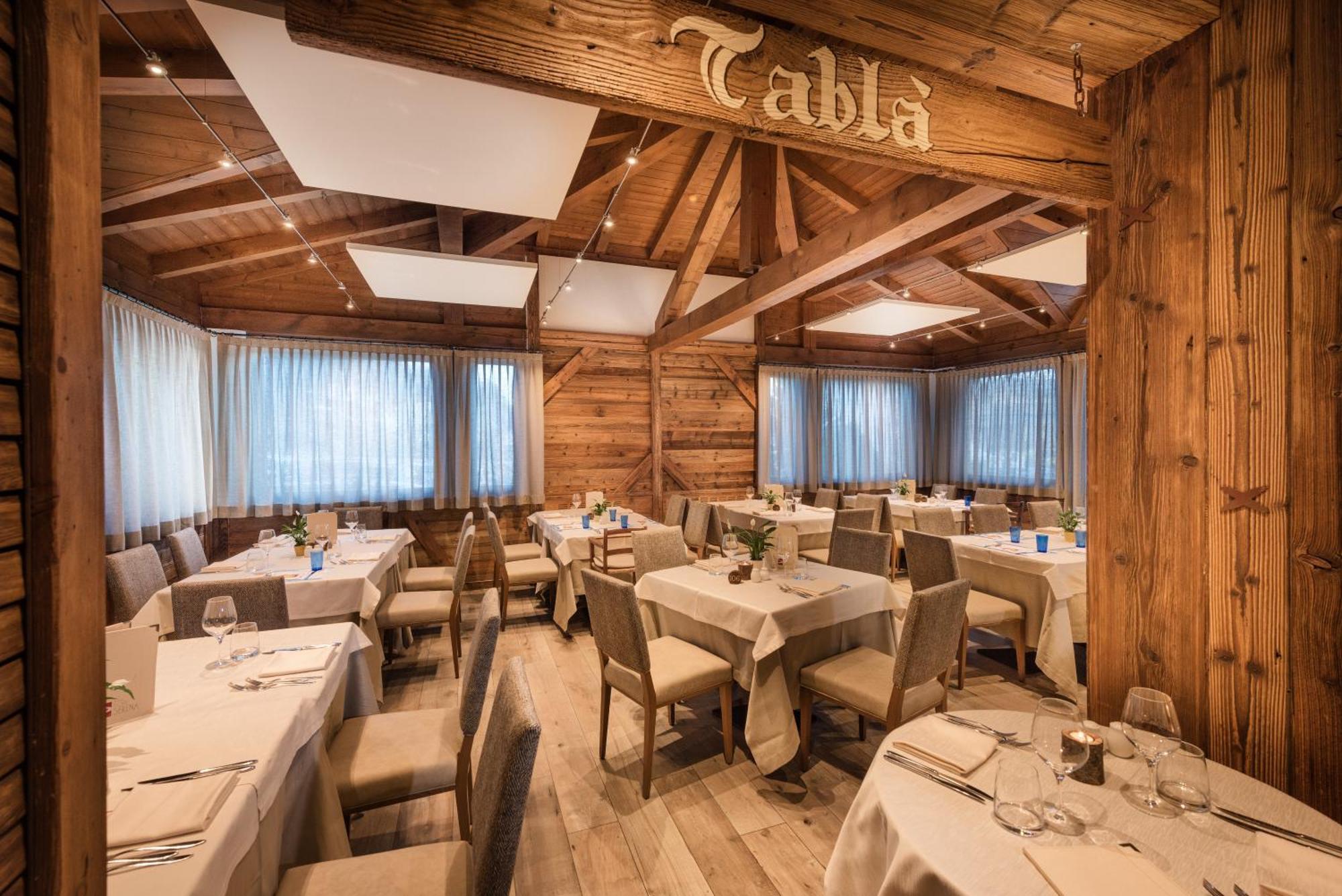 Family Hotel Serena Андало Экстерьер фото