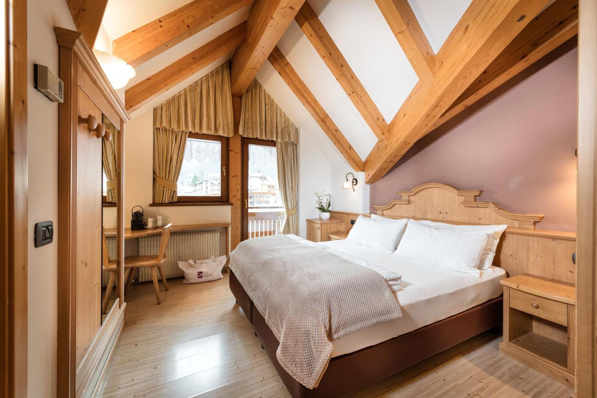 Family Hotel Serena Андало Экстерьер фото