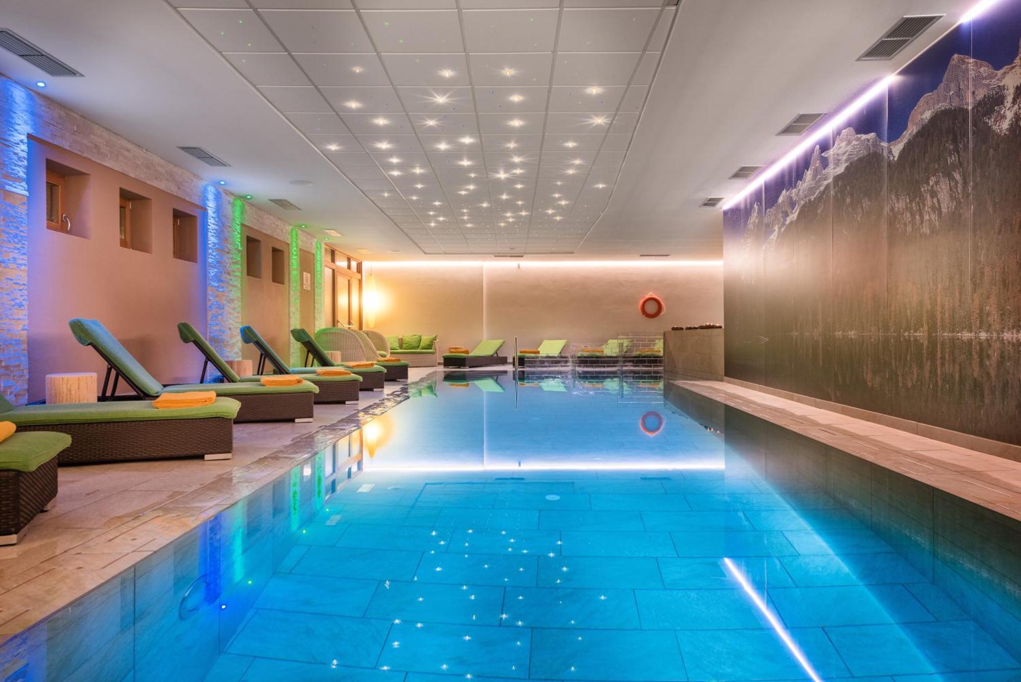 Family Hotel Serena Андало Экстерьер фото