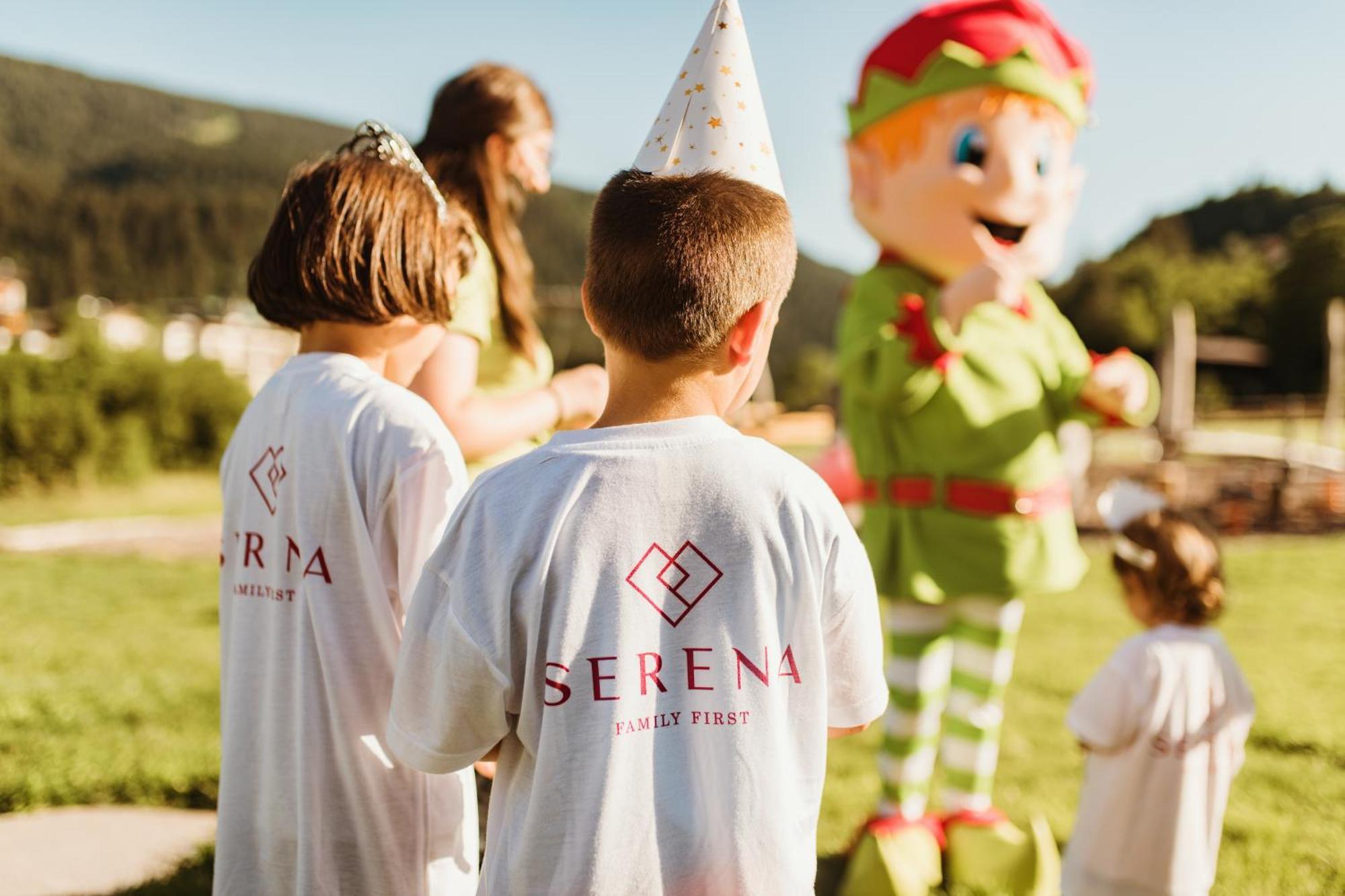 Family Hotel Serena Андало Экстерьер фото